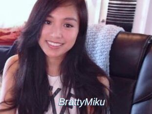 BrattyMiku Ejaculations Féminines