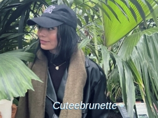Cuteebrunette