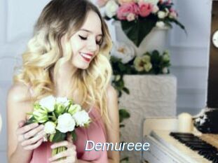 Demureee