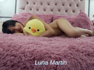 Luna_Martin