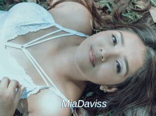 MiaDaviss