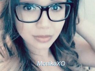MonikaXO