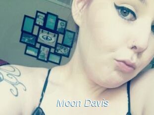 Moon_Davis