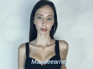 Maxineearney