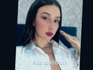 Mia_anniston