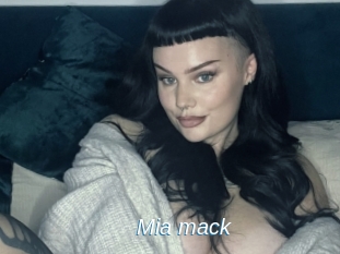 Mia_mack