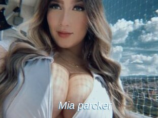 Mia_parcker