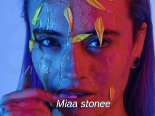 Miaa_stonee