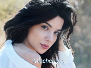 Miacherryxx