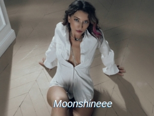 Moonshineee