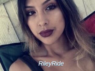 RileyRide Ejaculations Féminines