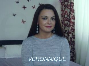 VERONNIQUE_
